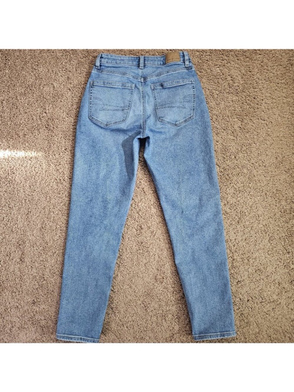 American Eagle Mom Jean Womens 2 High Rise Tapered Denim Light Wash Stretch - Picture 4 of 11
